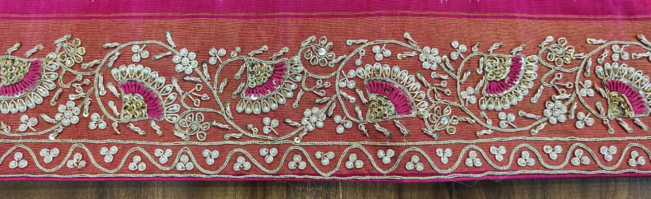 Border embroidery detail