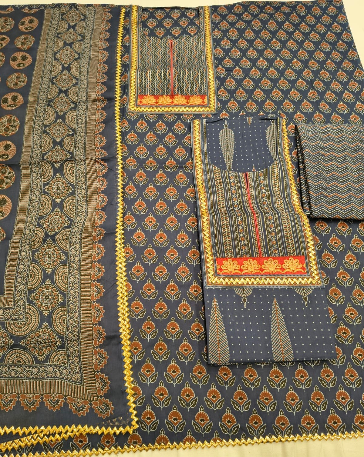 Complete set flat-lay showing all pieces together