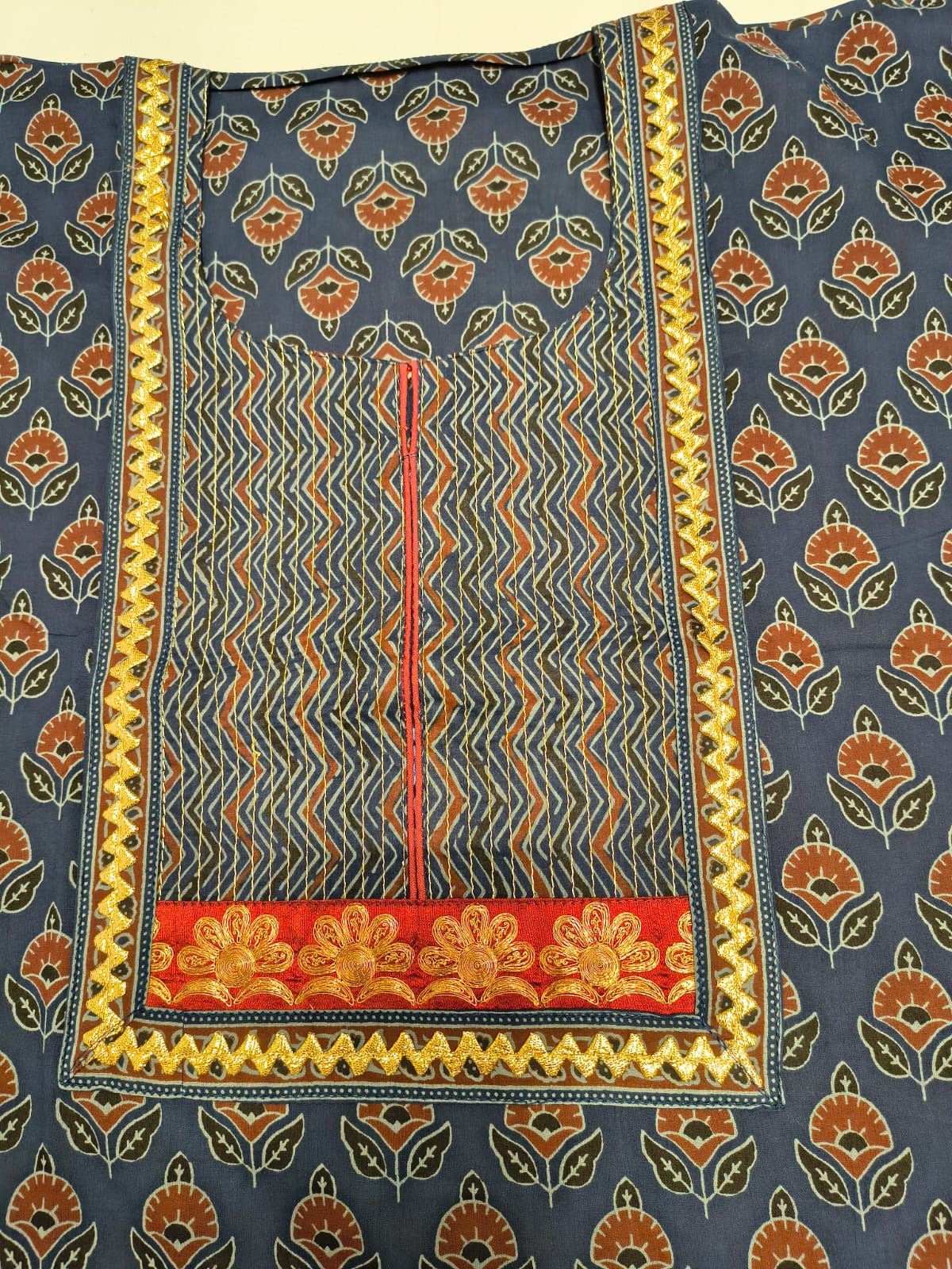 Yoke / chest design close-up